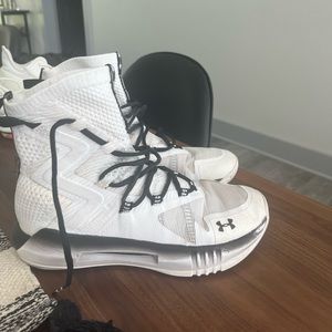 Under Armour Women's Highlight Ace Volleyball Shoes